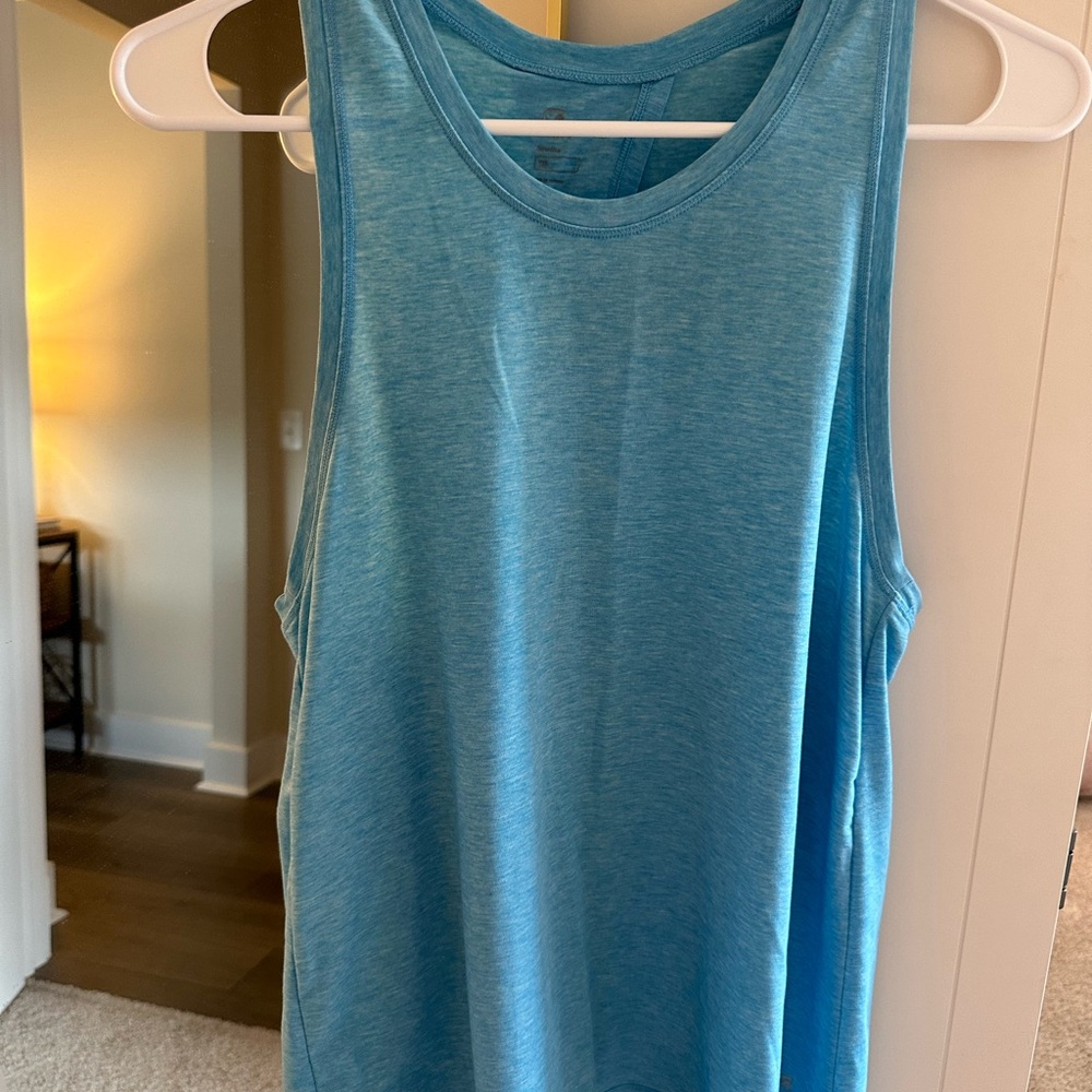 GAP athletic open back/tie tank top